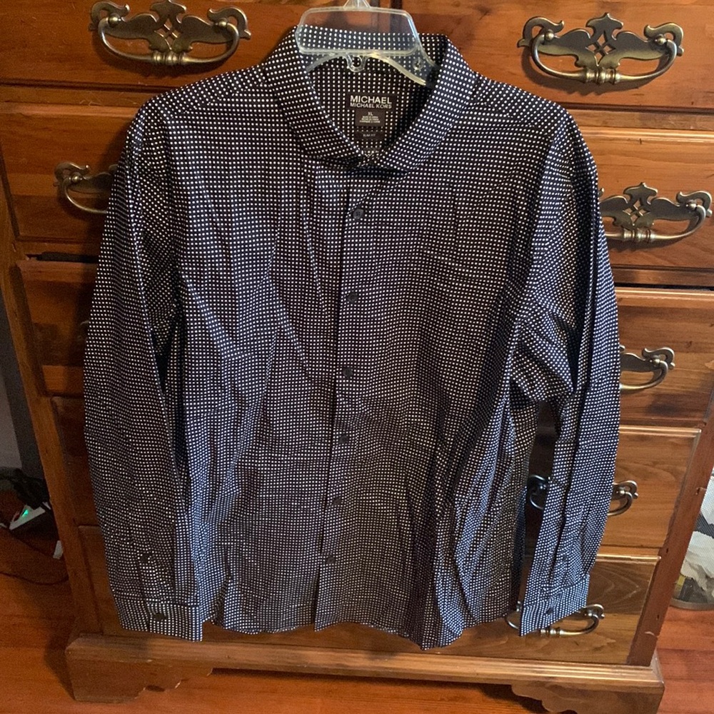 Men’s Michael Kors long sleeve button down shirt